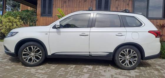 MITSUBISHI OUTLANDER 3.0 GT 4X4 V6 24V GASOLINA 4P AUTOMÁTICO